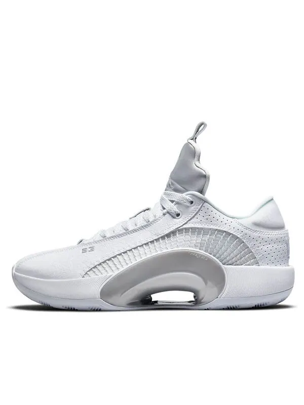Кроссовки 35 низкие pf Air Jordan — изображение 1 из 4, белый
