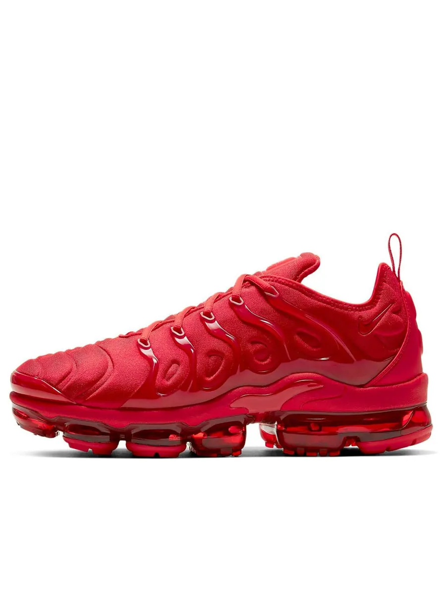 Беговые кроссовки Nike Air VaporMax Plus 'Triple Red' — изображение 1 из 6, красный