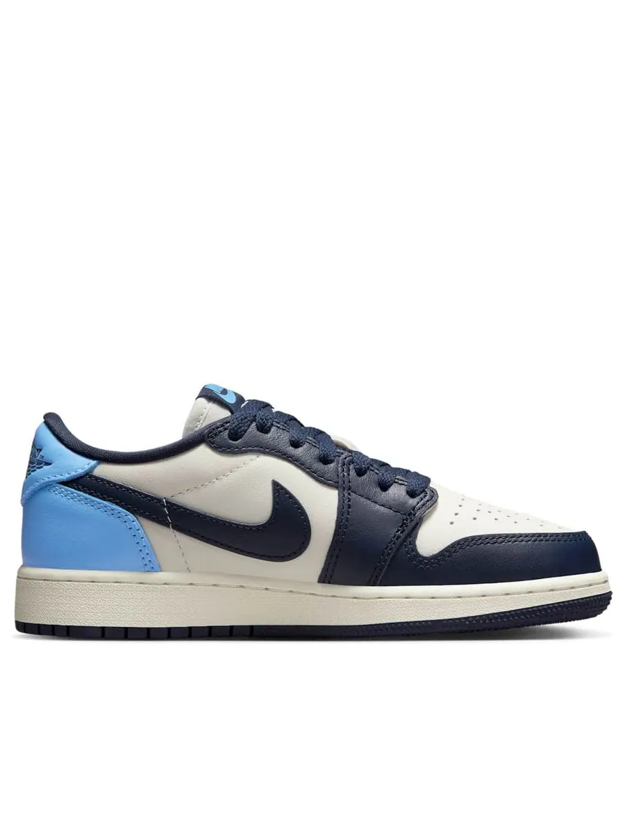Кроссовки (GS) Air Jordan 1 Low OG 'Obsidian UNC' — изображение 2 из 6, синий