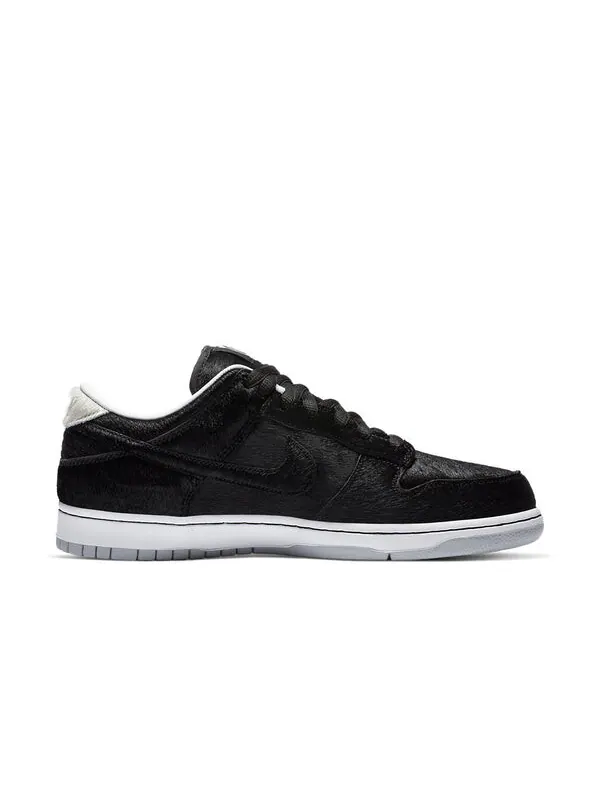 Кроссовки x medicom toy sb dunk low Nike — изображение 2 из 4, черный/белый