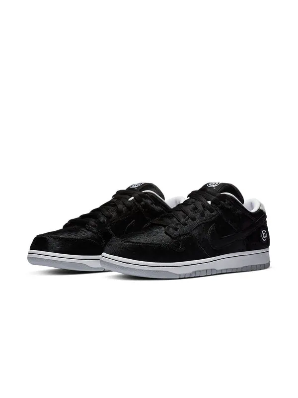 Кроссовки x medicom toy sb dunk low Nike — изображение 3 из 4, черный/белый
