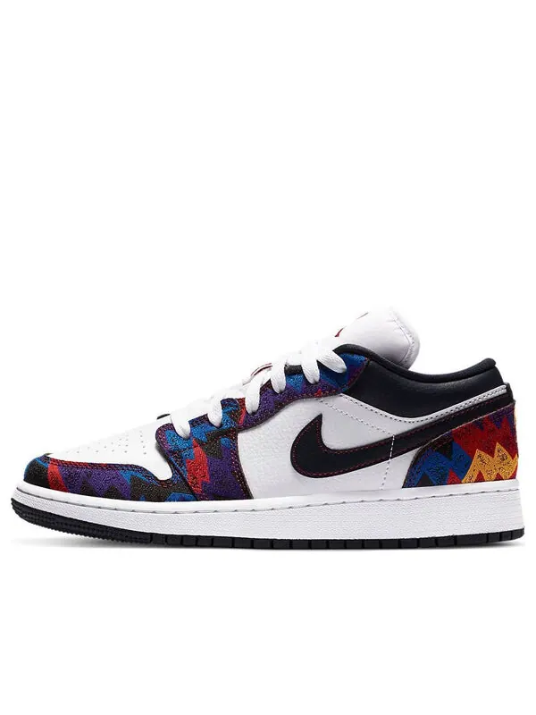 Кроссовки Air Jordan 1 Low SE — изображение 1 из 4, белый