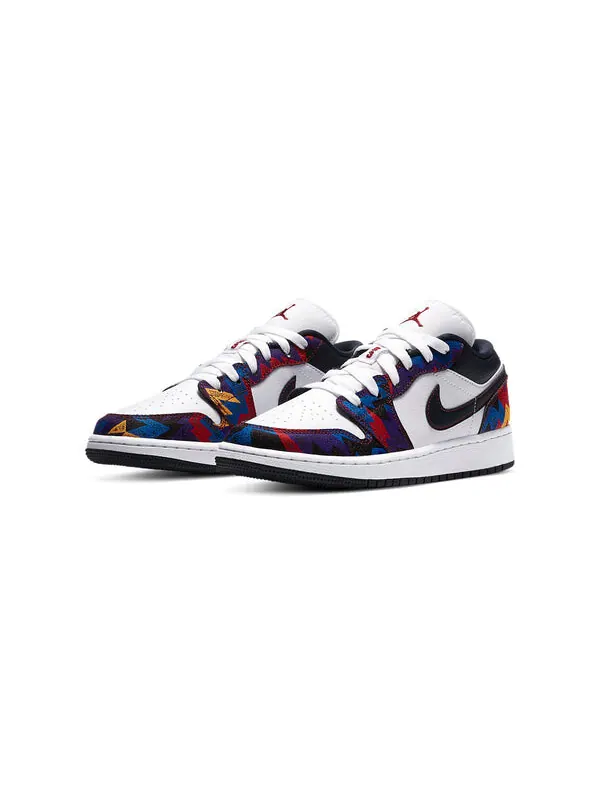 Кроссовки Air Jordan 1 Low SE — изображение 3 из 4, белый