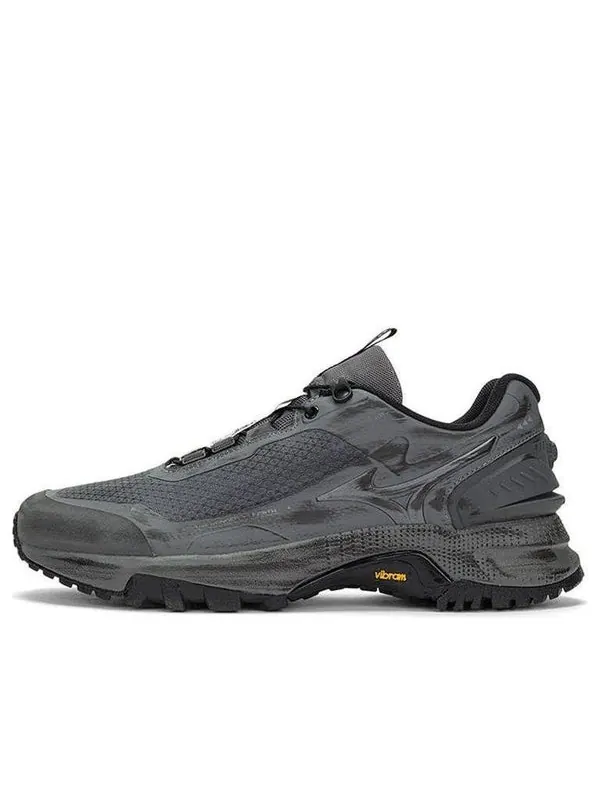 Кроссовки x the wandering earth gm crosswild twe 'grey black' Mizuno — изображение 1 из 4, серый/черный