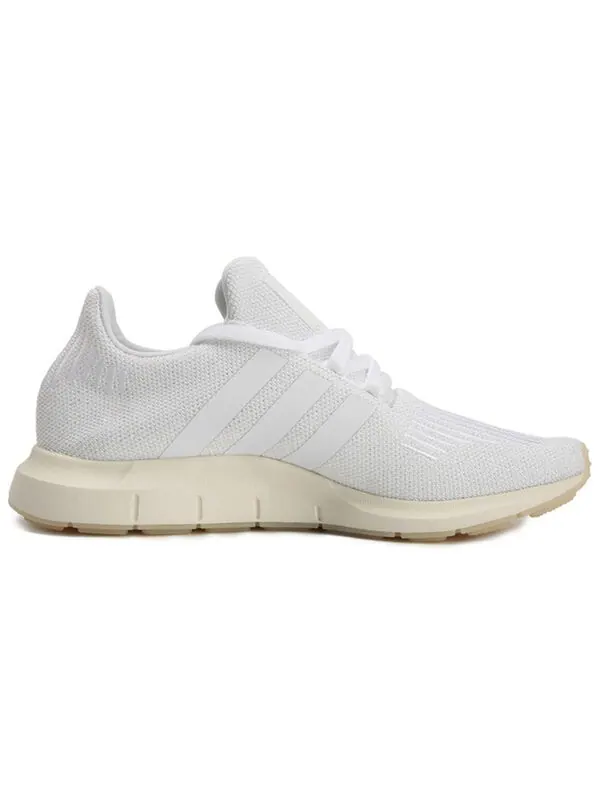 Кроссовки Swift Run Adidas — изображение 2 из 4, белый