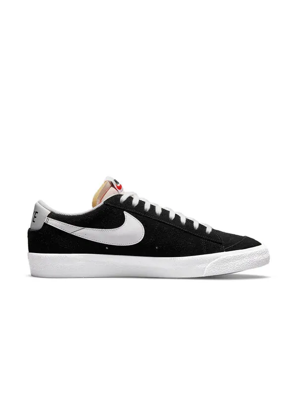 Кроссовки blazer low '77 suede 'black white' Nike — изображение 2 из 4, черный/белый
