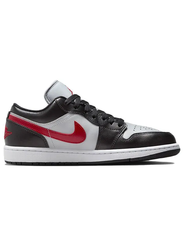 Кроссовки (WMNS) Air Jordan 1 Low 'Wolf Grey Gym Red' — изображение 2 из 4