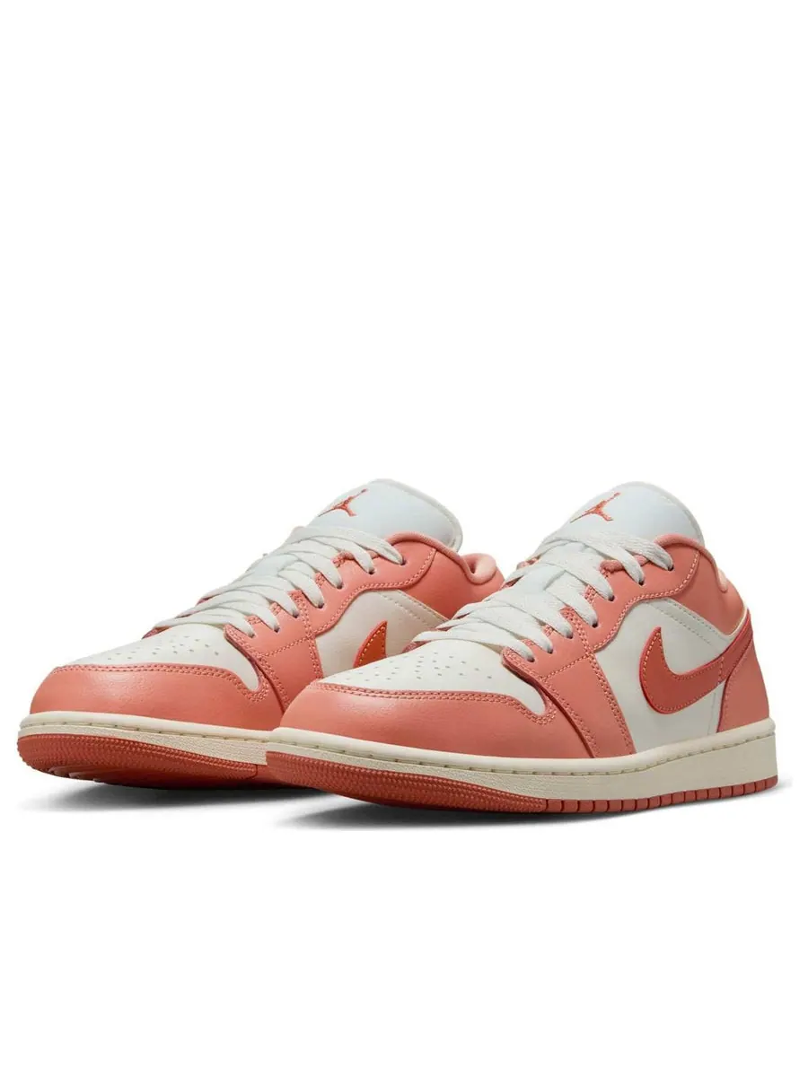 Кроссовки (WMNS) Air Jordan 1 Low 'Madder Root' — изображение 3 из 6, бежевый