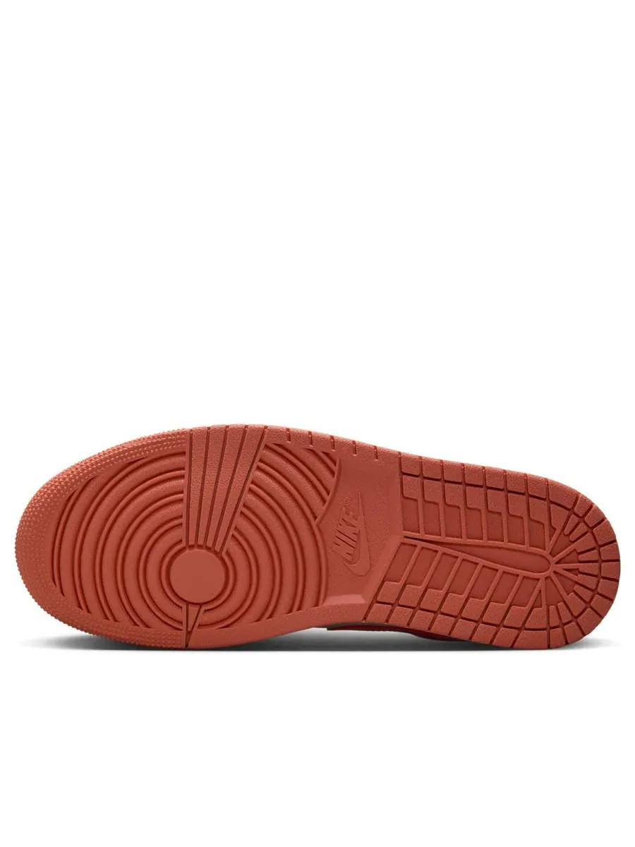 Кроссовки (WMNS) Air Jordan 1 Low 'Madder Root' — изображение 6 из 6, бежевый