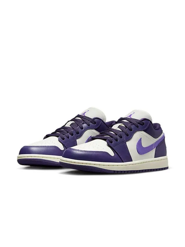 Кроссовки (WMNS) Air Jordan 1 Low 'Purple Sail' — изображение 2 из 4, фиолетовый