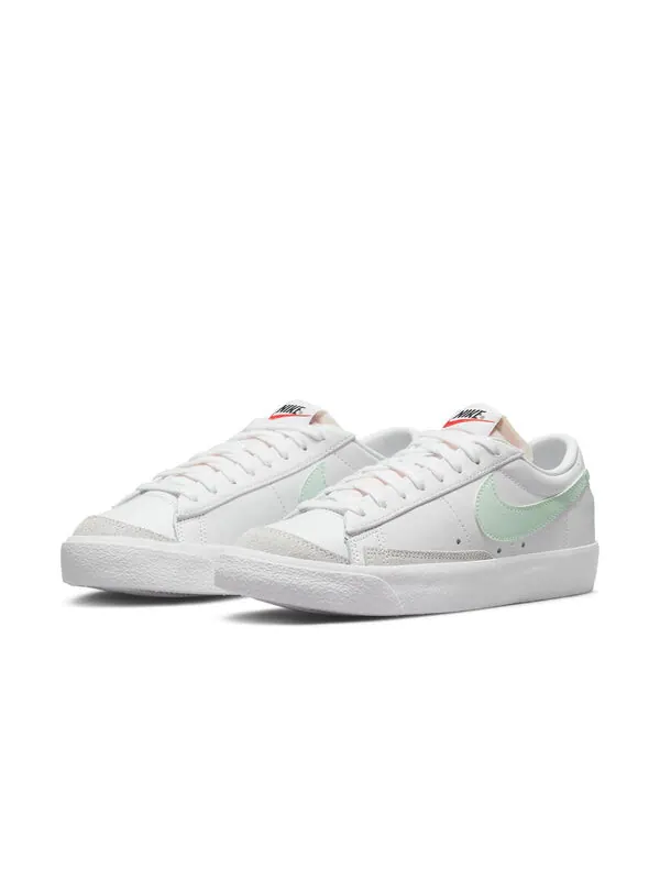 Кроссовки blazer low '77 'white barely green' Nike — изображение 3 из 4, белый/зеленый