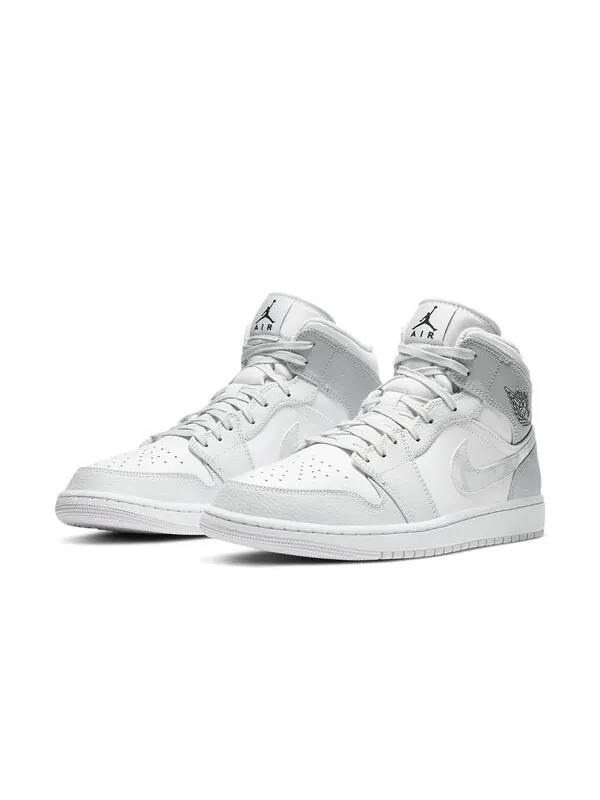 Кроссовки 1 средние Air Jordan — изображение 3 из 4, белый