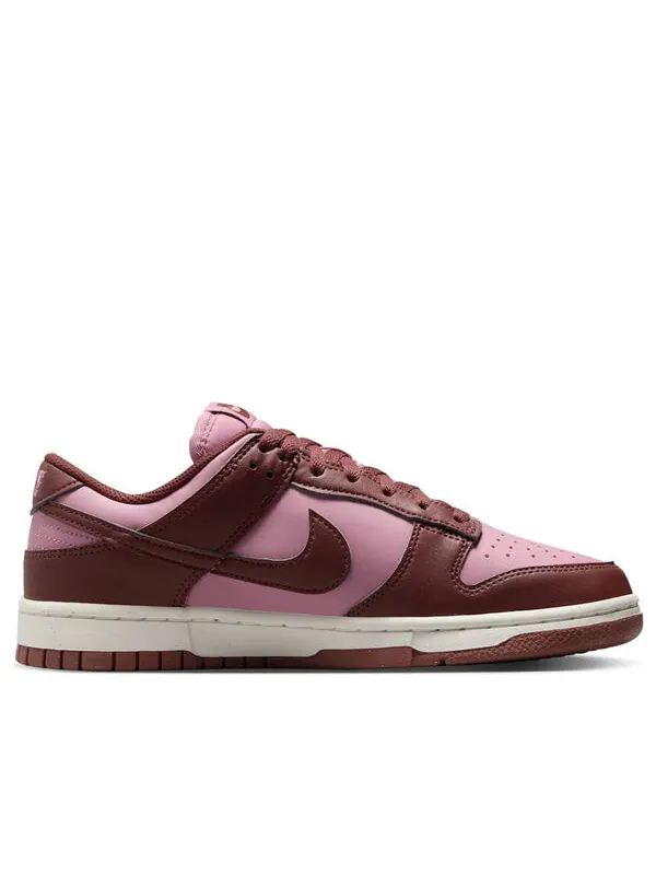Кроссовки dunk low next nature 'dark pony elemental pink' Nike — изображение 2 из 4, белый/розовый/темный