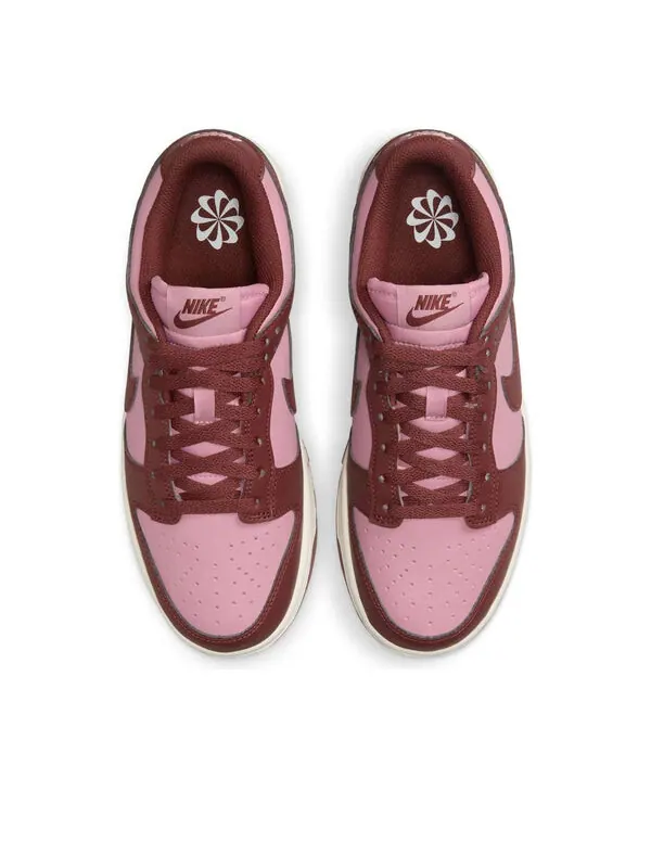 Кроссовки dunk low next nature 'dark pony elemental pink' Nike — изображение 4 из 4, белый/розовый/темный