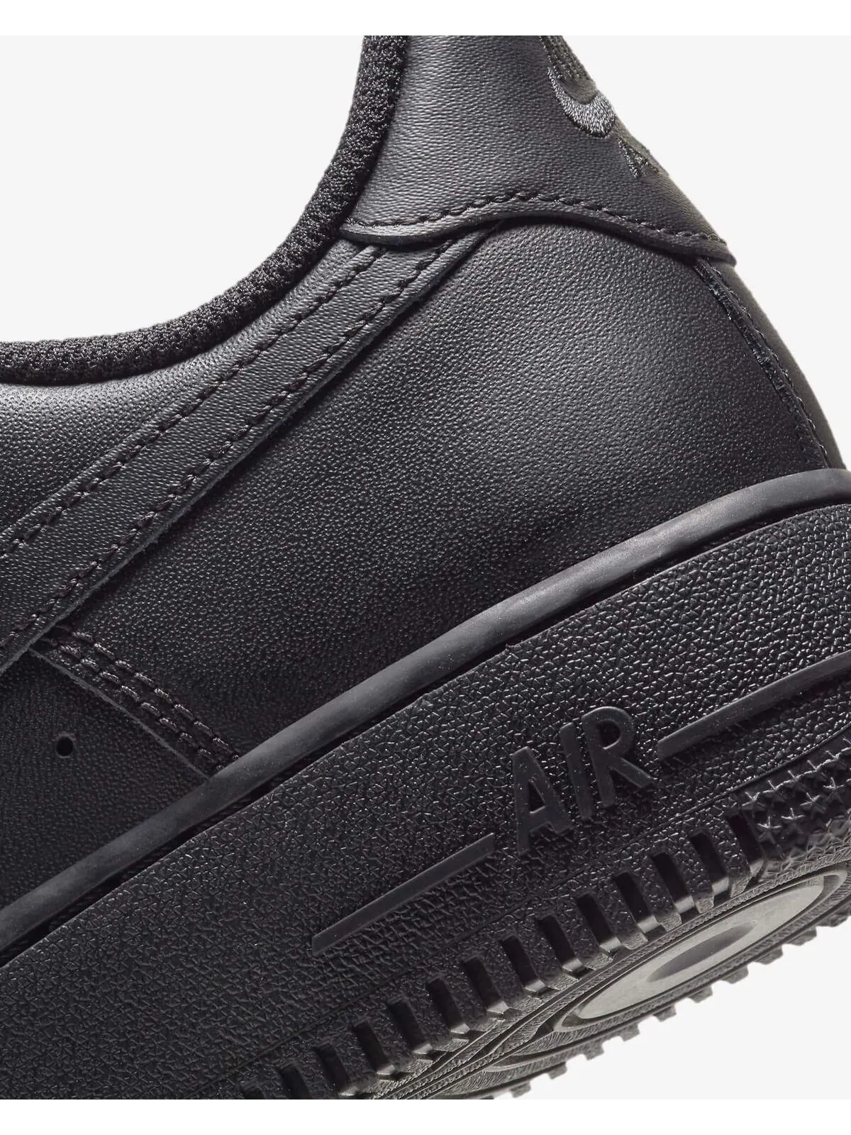 Кроссовки Nike Air Force 1 '07 Triple Black — изображение 8 из 11, черный