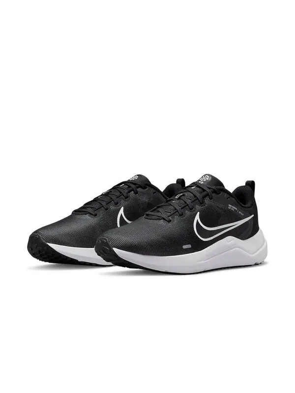 Кроссовки женские Nike 12 текстильные с логотипом бренда — изображение 3 из 4, черный/белый