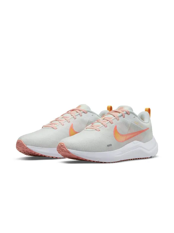 Кроссовки дауншифтер 12 Nike — изображение 3 из 4, белый/оранжевый