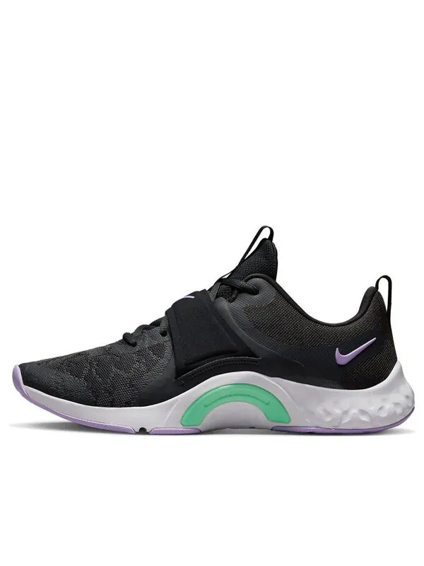 Кроссовки обновляются в сезоне tr 12 Nike — изображение 1 из 4