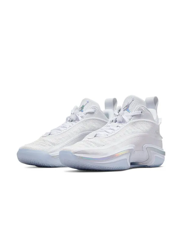 Кроссовки 36 низкие Air Jordan — изображение 3 из 4, белый