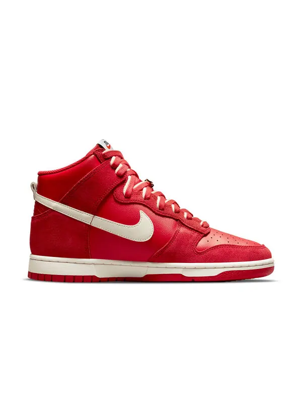 Кроссовки данки высокие se Nike — изображение 2 из 4, красный