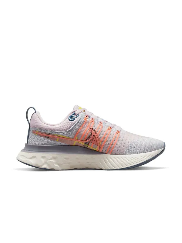Кроссовки react infinity run flyknit 2 премиум Nike — изображение 2 из 4, серый/розовый/белый