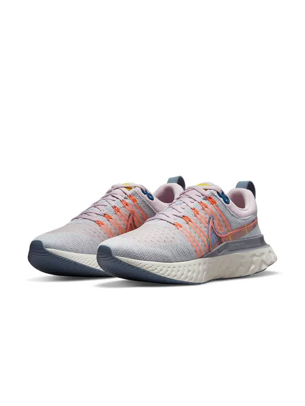 Кроссовки react infinity run flyknit 2 премиум Nike — изображение 3 из 4, серый/розовый/белый