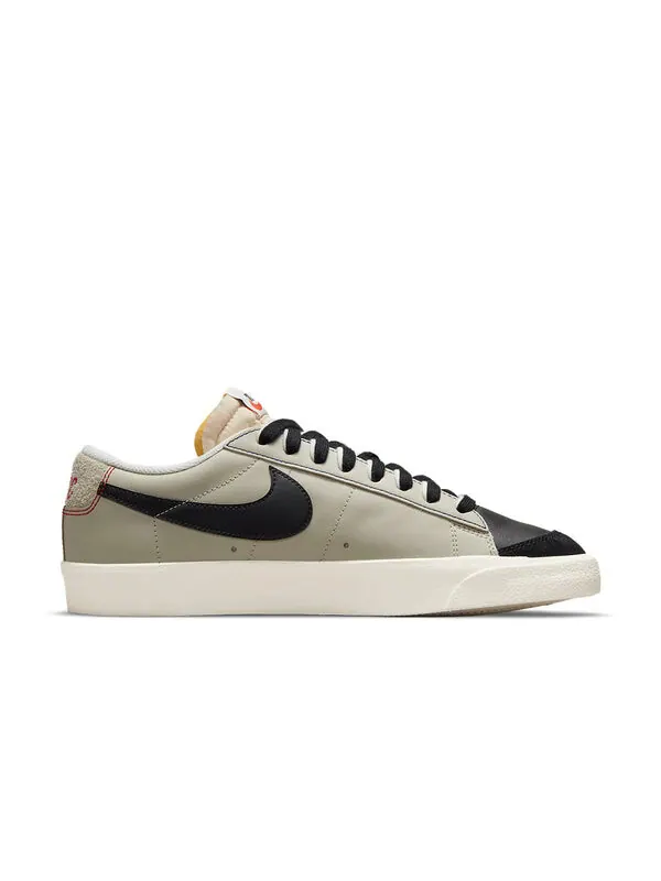 Кроссовки blazer low '77 premium 'removable swoosh - black' Nike — изображение 2 из 4, черный/глубокий синий