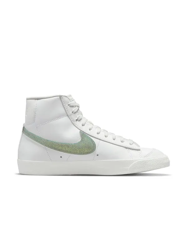 Кроссовки blazer mid '77 essential 'glitter swoosh - dusty sage' Nike — изображение 2 из 4, белый