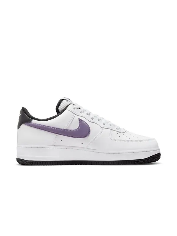 Кроссовки air force 1 '07 lv8 'hoops - white canyon purple' Nike — изображение 2 из 4, белый/фиолетовый/черный