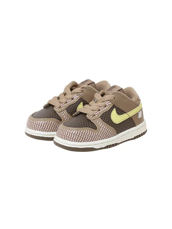 Кроссовки x undefeated dunk low sp Nike — изображение 2 из 4, коричневый/желтый