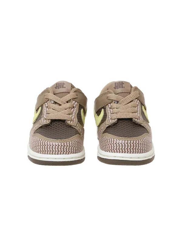 Кроссовки x undefeated dunk low sp Nike — изображение 3 из 4, коричневый/желтый
