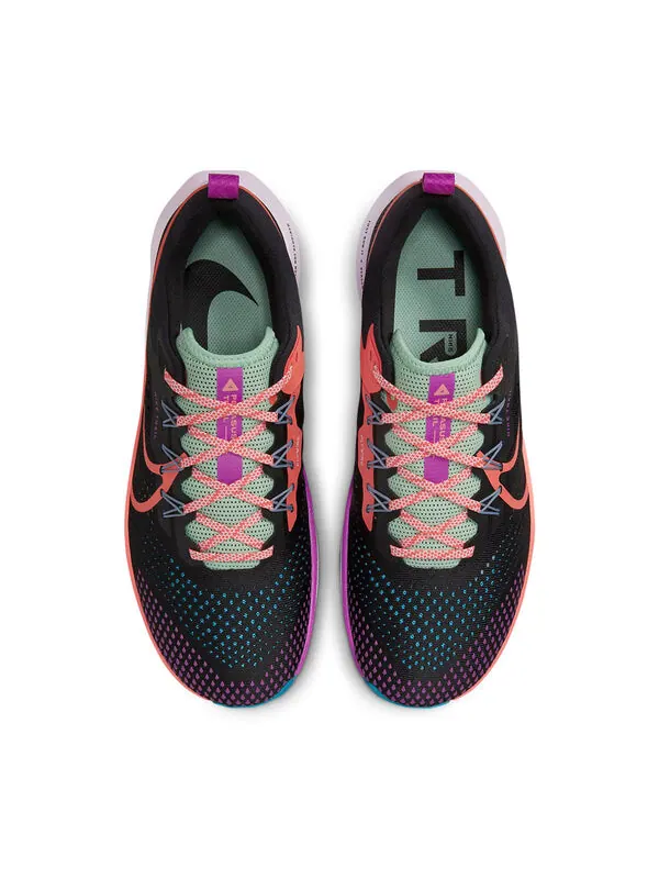 Кроссовки react pegasus trail 4 'black magic ember' Nike — изображение 4 из 4