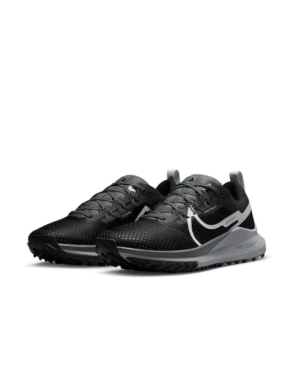 Кроссовки react pegasus trail 4 'black dark grey' Nike — изображение 3 из 4, черный/белый