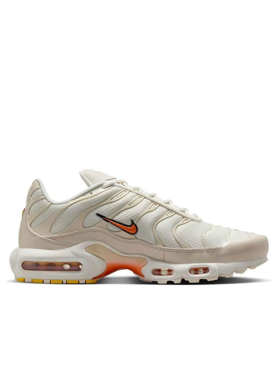 Кроссовки Nike Air Max Plus 'Phantom Safety Orange' — изображение 2 из 6, бежевый