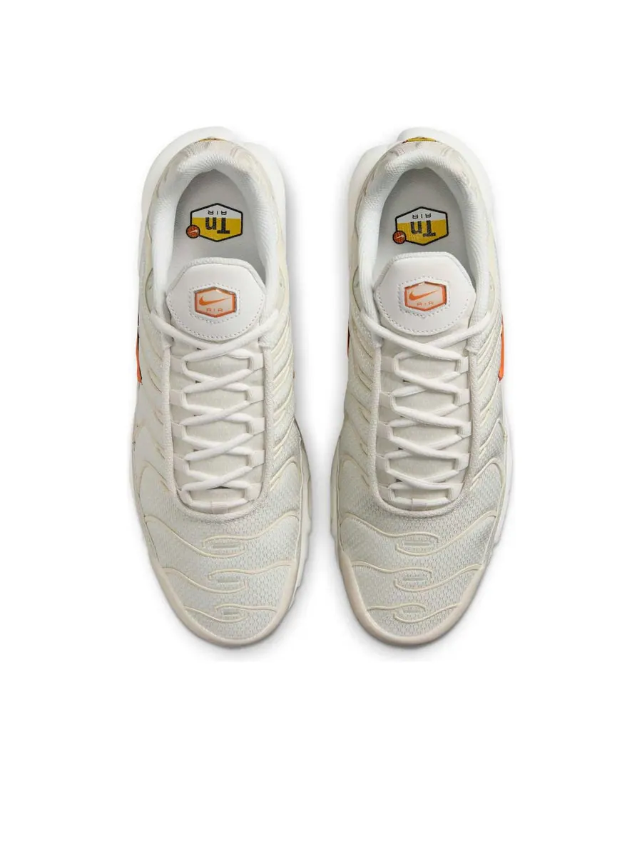Кроссовки Nike Air Max Plus 'Phantom Safety Orange' — изображение 4 из 6, бежевый