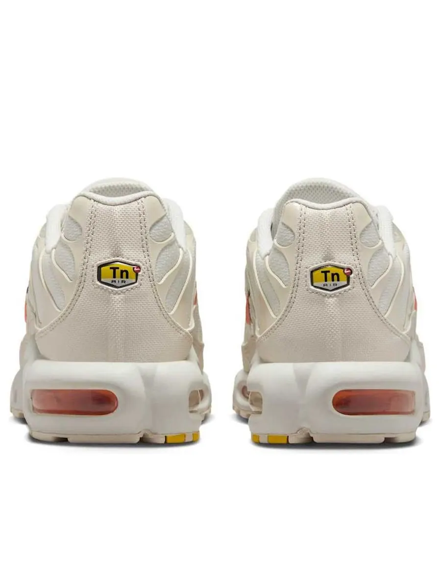 Кроссовки Nike Air Max Plus 'Phantom Safety Orange' — изображение 5 из 6, бежевый
