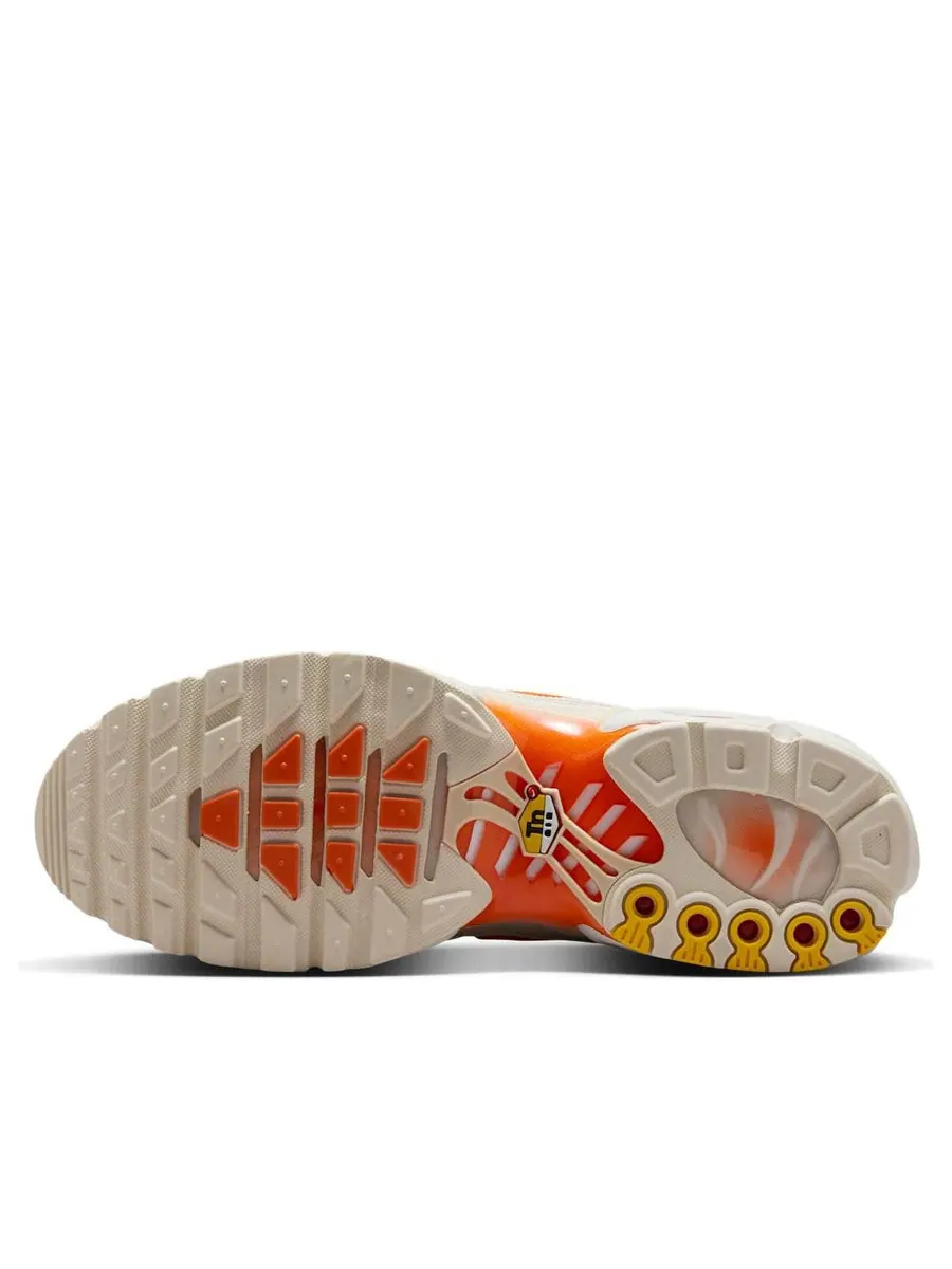 Кроссовки Nike Air Max Plus 'Phantom Safety Orange' — изображение 6 из 6, бежевый