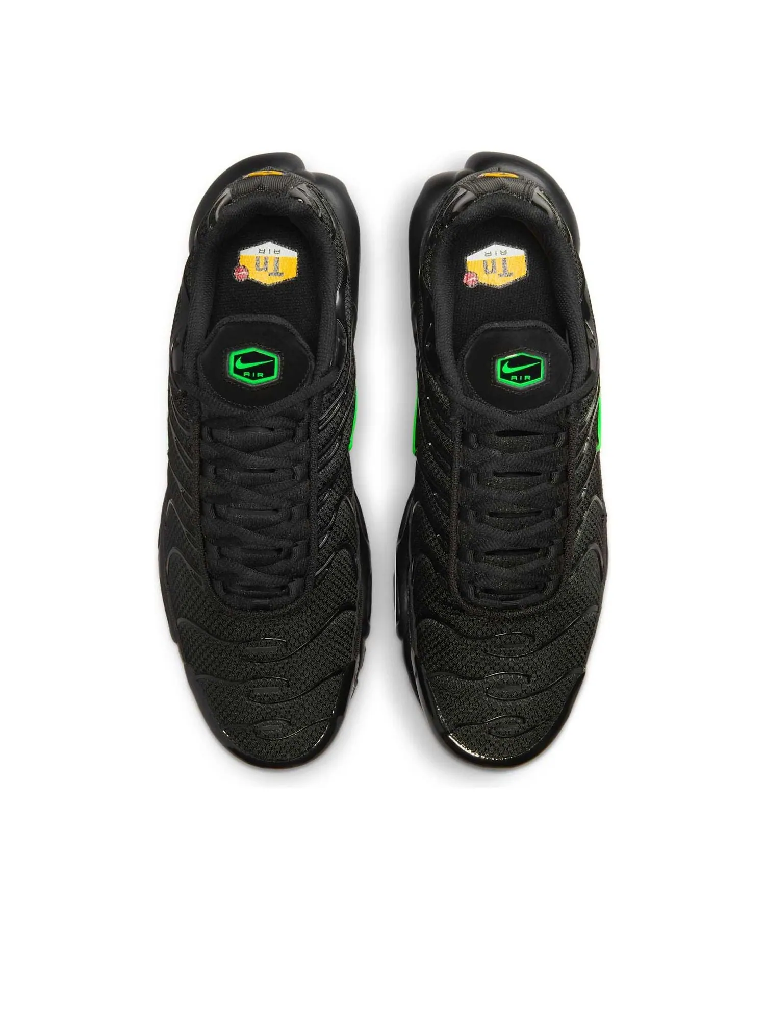Кроссовки Nike Air Max Plus 'Black Green Strike' — изображение 2 из 6, черный