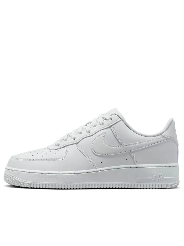 Кроссовки мужские Nike Air force 1 кожаные однотонные — изображение 1 из 4, белый