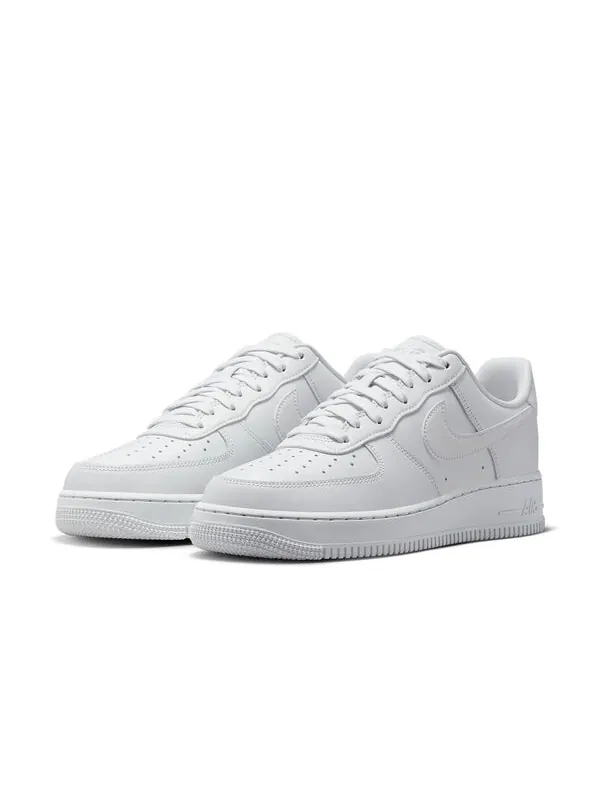 Кроссовки мужские Nike Air force 1 кожаные однотонные — изображение 3 из 4, белый