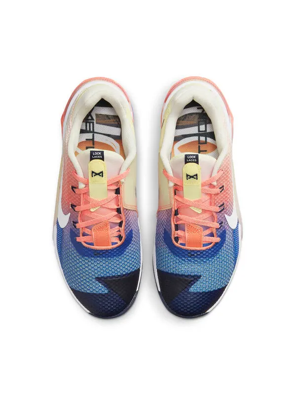 Кроссовки metcon 7 amp Nike — изображение 4 из 4, синий/розовый/белый