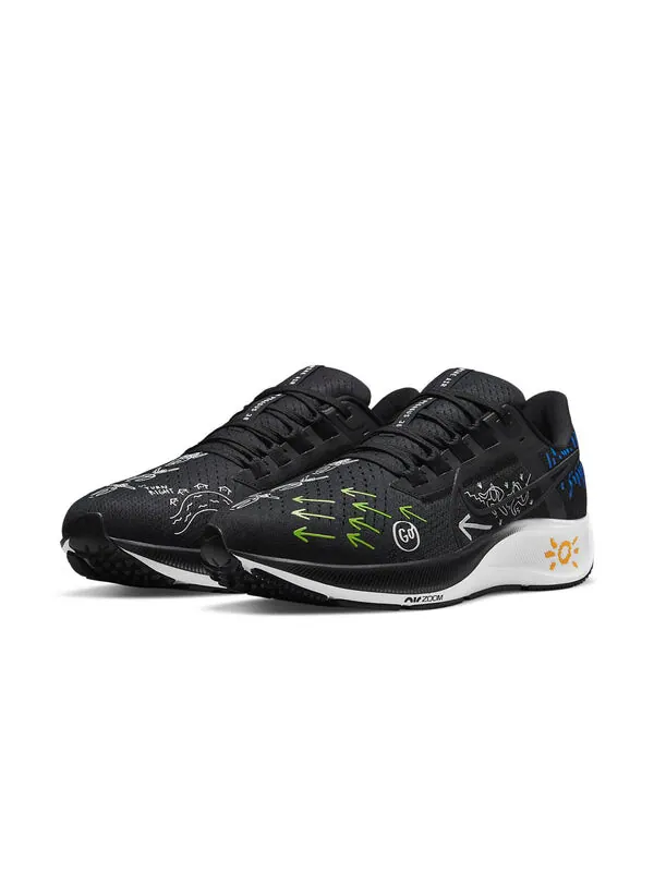 Кроссовки Joy Yamusangie x Air Zoom Pegasus 38 Nike — изображение 3 из 4, черный/белый