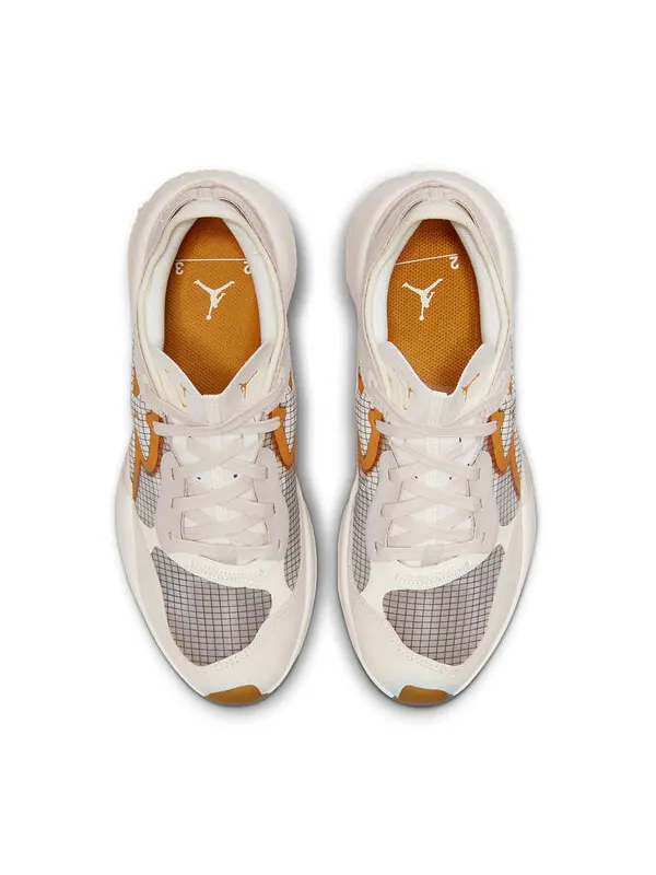 Кроссовки дельта 3 Air Jordan — изображение 4 из 4, белый/желтый