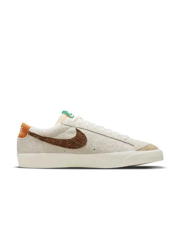 Кроссовки blazer low '77 premium 'ugly duckling' Nike — изображение 2 из 4, кремовый/зеленый