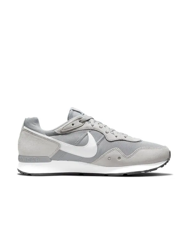 Кроссовки Venture Runner широкие Nike — изображение 2 из 4, серый/белый