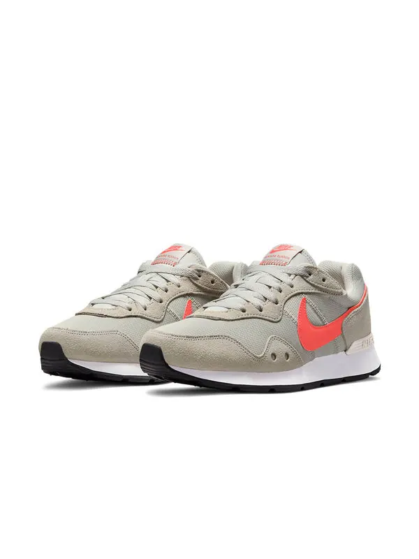 Кроссовки Venture Runner широкие Nike — изображение 3 из 4, белый/серый