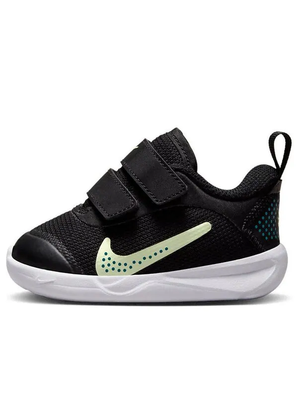 Кроссовки omni multi-court 'black barely volt' Nike — изображение 1 из 4, зеленый