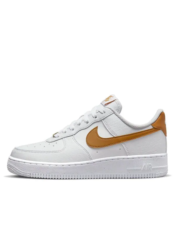 Кроссовки air force 1 low '07 next nature 'white gold suede' Nike — изображение 1 из 4, белый/золотистый