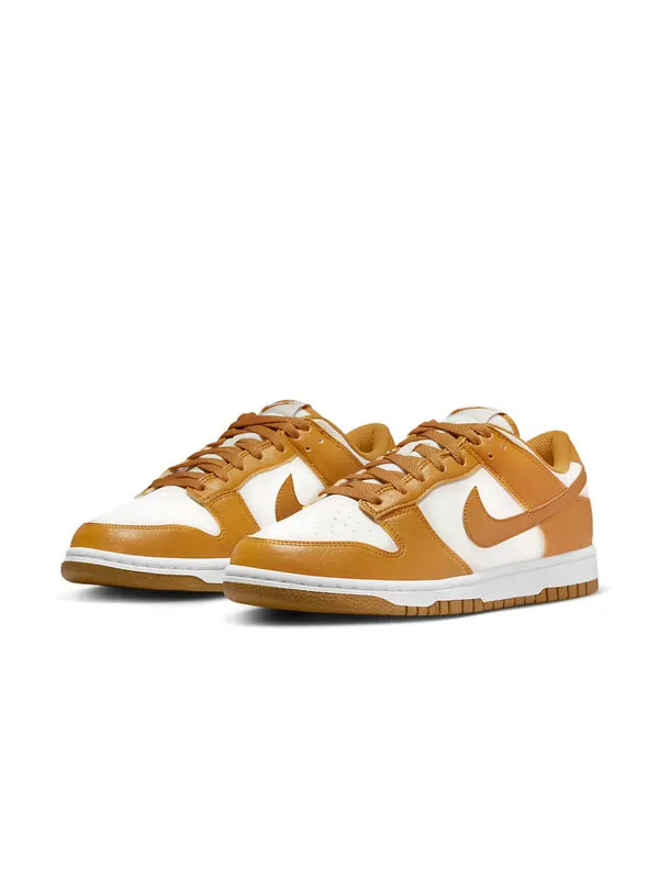 Кроссовки dunk low next nature 'gold phantom' Nike — изображение 3 из 4, золотистый-белый