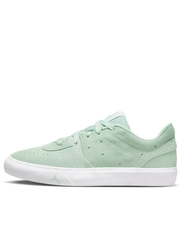 Кроссовки series 'pistachio frost' Air Jordan — изображение 1 из 4, белый